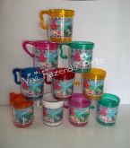 Caneca acrílica personalizada.