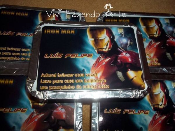 30 Marmitinhas personalizadas.
