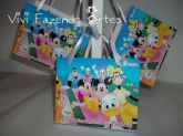 30 Sacolas surpresa personalizadas.
