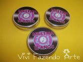 50 Latinhas personalizadas.