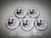50 Latinhas personalizadas.